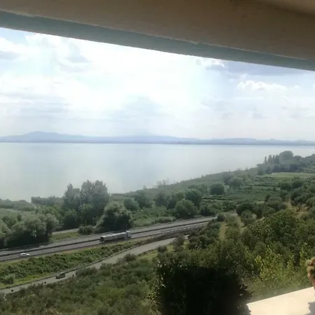 Torre Del Lago Trasimeno Bed & Breakfast *