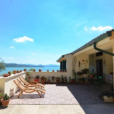 Torre Del Lago Trasimeno *